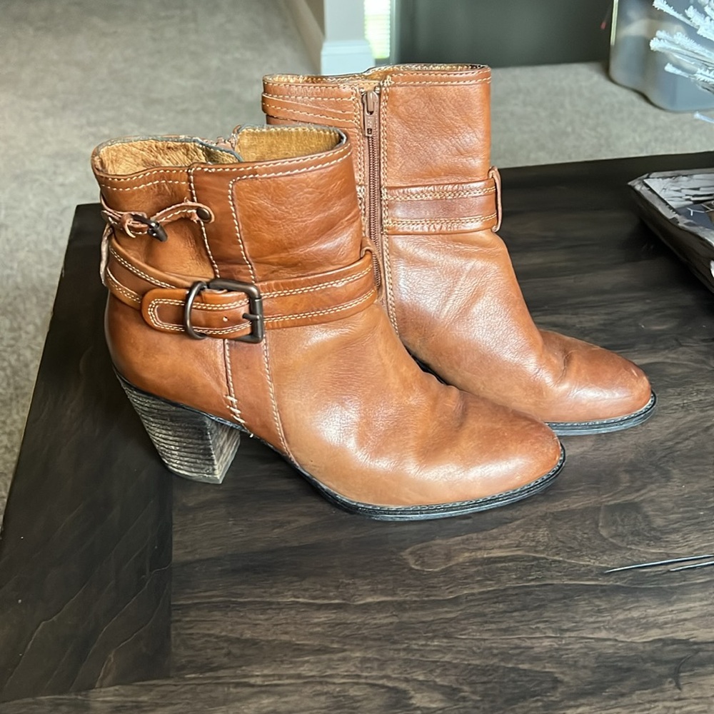 Sofft all leather tobacco, brown ankle boot - Picture 3 of 7